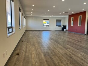 31895 NW Hillcrest Ave, North Plains, OR for sale Interior Photo- Image 2 of 5