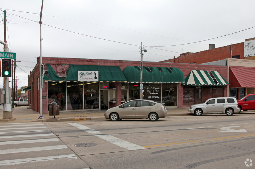 200-204 E Main St, Ada, OK for lease - Primary Photo - Image 1 of 2