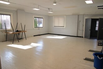 356 Old Maple Rd, North Haven, CT for lease Building Photo- Image 2 of 19