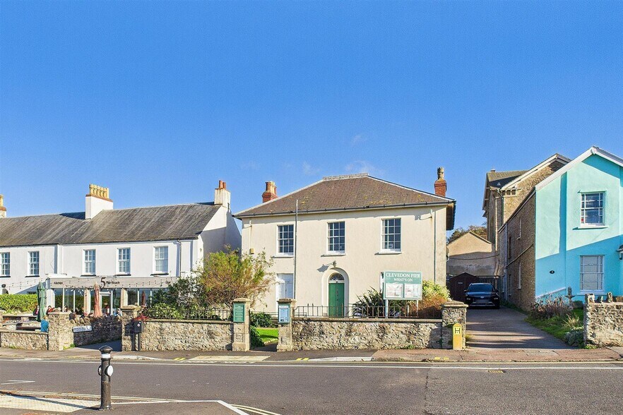 4 The Beach, Clevedon for sale - Building Photo - Image 2 of 9