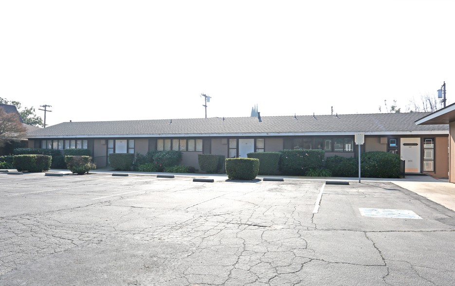 1215-1239 Rose Ave, Selma, CA for lease - Building Photo - Image 2 of 20