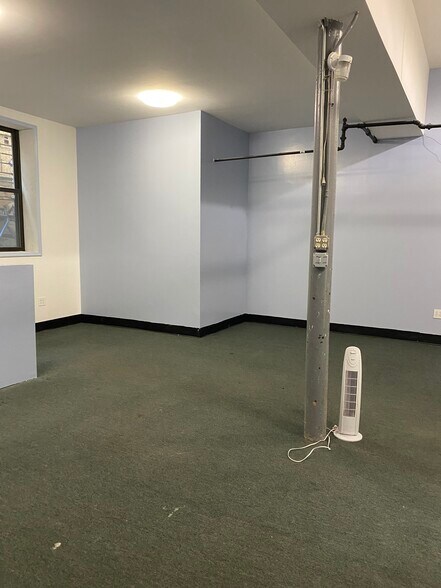 Office in Richmond Hill, NY for sale - Primary Photo - Image 1 of 1