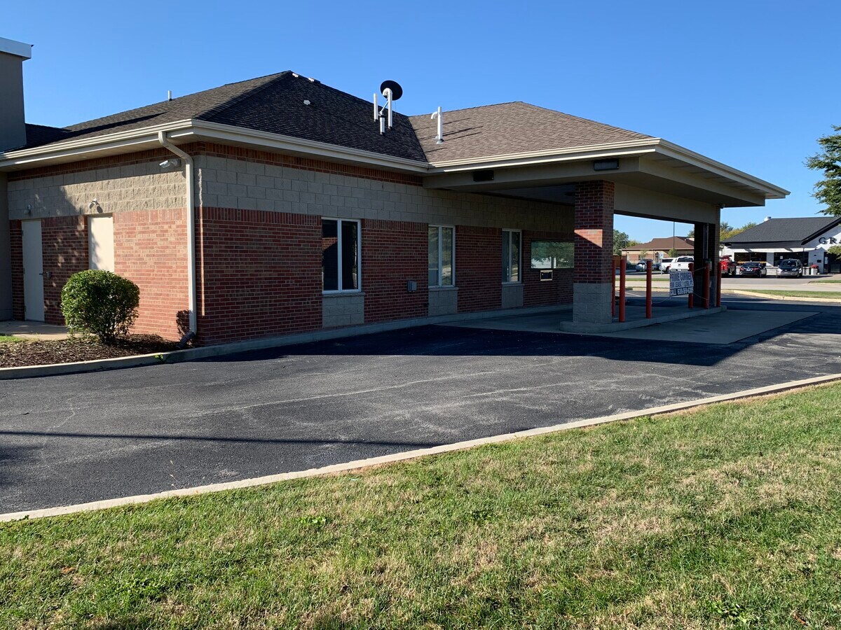 38 W Countryside Pky, Yorkville, IL 60560