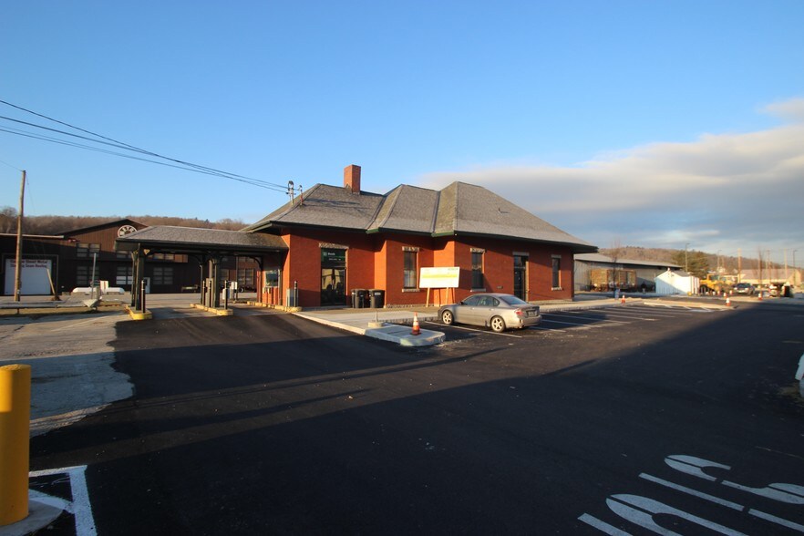 56 Depot Sq, Barre, VT for sale - Building Photo - Image 3 of 7