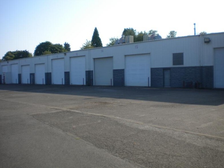 125 E 4th Ave, Junction City, OR for lease - Building Photo - Image 3 of 7