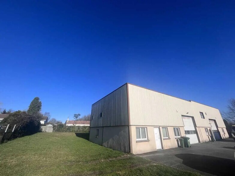 Flex in Artigues-près-Bordeaux for lease - Building Photo - Image 3 of 6