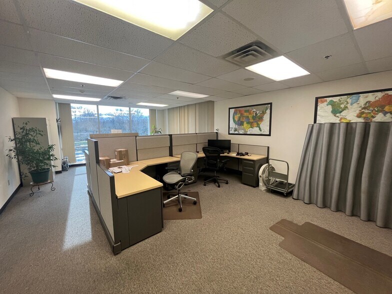 2650 Rt 130, Cranbury, NJ 08512 Constitution Center