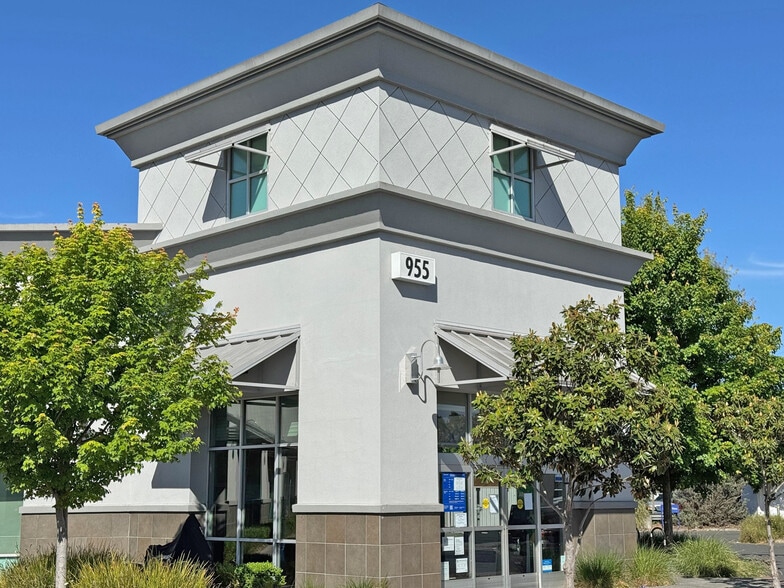955 Stony Point Rd, Santa Rosa, CA for lease - Building Photo - Image 2 of 5