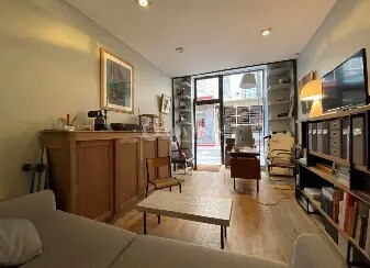 Retail in Paris for lease - Interior Photo - Image 2 of 4