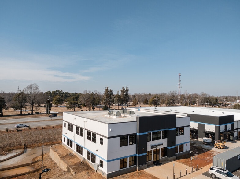 5900 Scotland Rd, Greensboro, NC for lease - Building Photo - Image 2 of 23
