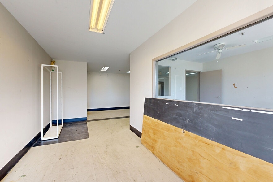 4800 Boul Kimber, Longueuil, QC for lease - Matterport 3D Scan - Image 2 of 22