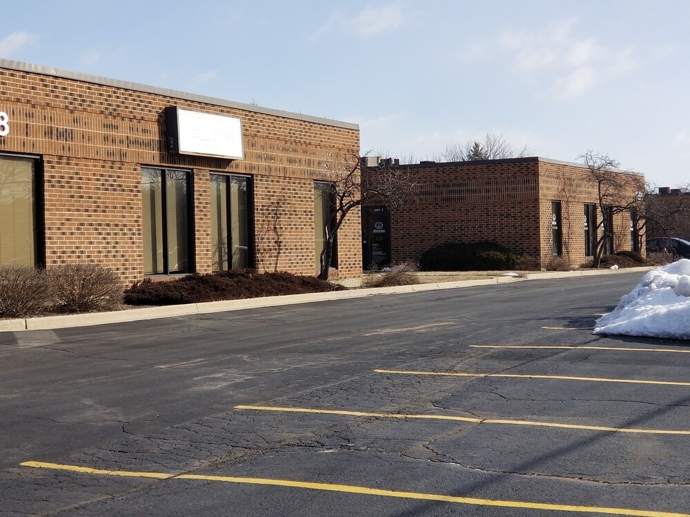 2356 Hassell Rd, Hoffman Estates, IL 60169