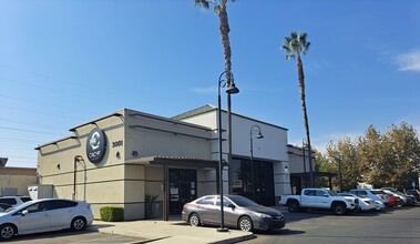 3001 Calloway Dr, Bakersfield, CA for lease Building Photo- Image 2 of 14