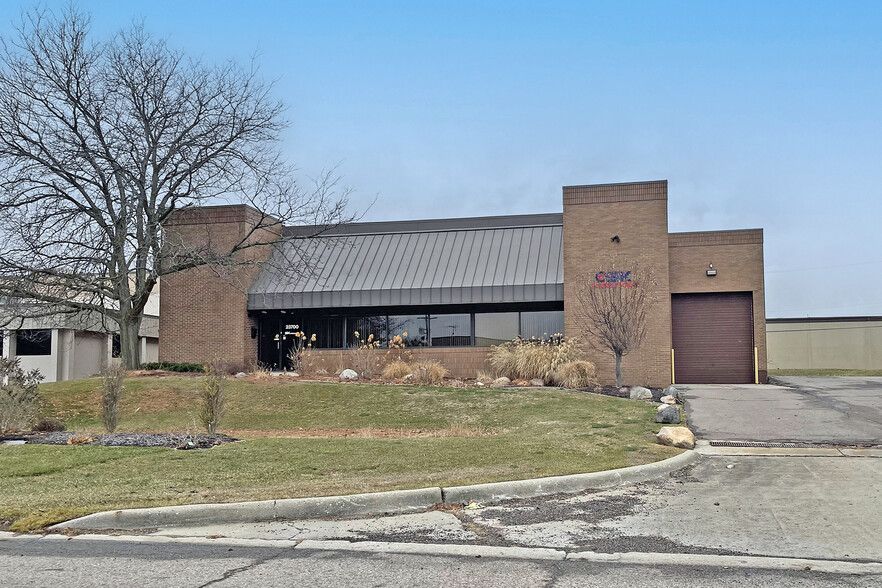 23700 Research Dr, Farmington Hills, MI for sale - Building Photo - Image 1 of 1