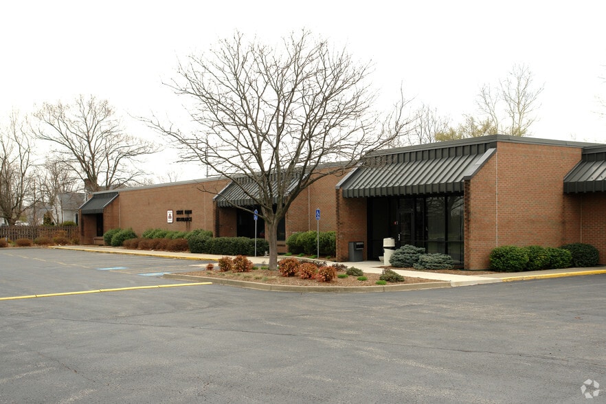 1918 Hikes Ln, Louisville, KY for sale - Building Photo - Image 3 of 4