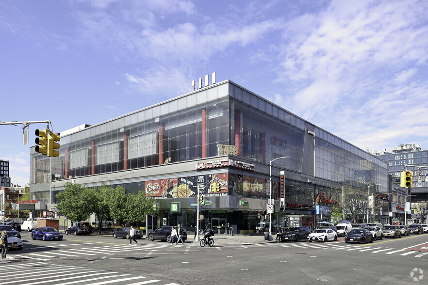 300-322 W 125th St, New York, NY for lease - Building Photo - Image 1 of 14