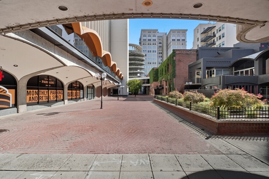 511 W Main Ave, Spokane, WA for lease - Building Photo - Image 2 of 4