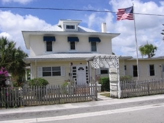 410 California Ave, Stuart, FL for sale - Primary Photo - Image 1 of 1