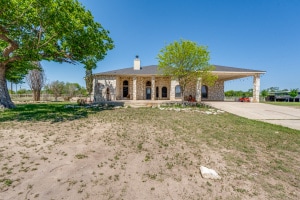 10023 FM 1303, Floresville, TX for sale Primary Photo- Image 1 of 14