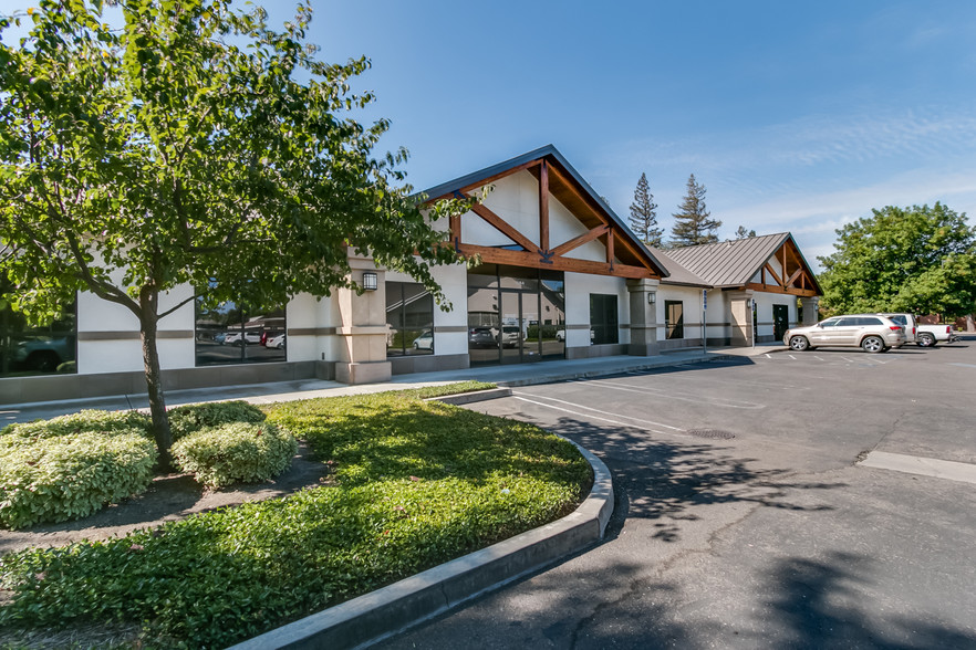 1110 Tully Rd, Modesto, CA for lease - Primary Photo - Image 1 of 34