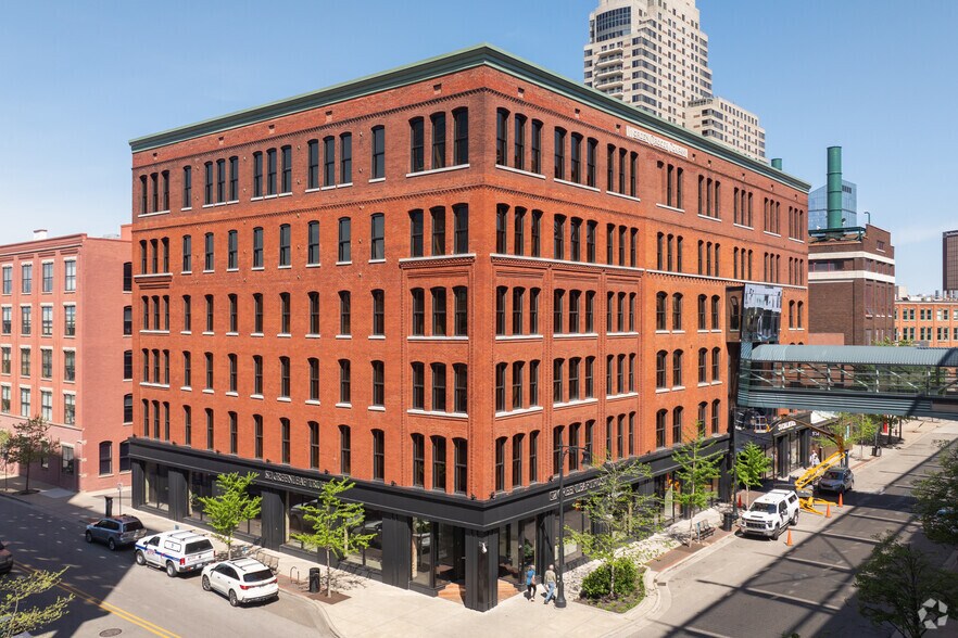 25 Ottawa Ave SW, Grand Rapids, MI for lease - Primary Photo - Image 2 of 22