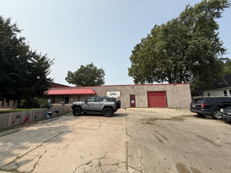 323 N Mathewson St, Wichita, KS for sale - Building Photo - Image 1 of 7