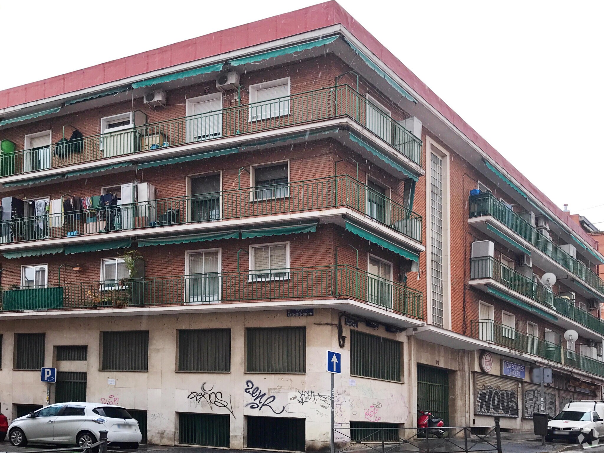 Calle de Pinos Alta, 76, Madrid, Madrid for sale Primary Photo- Image 1 of 1