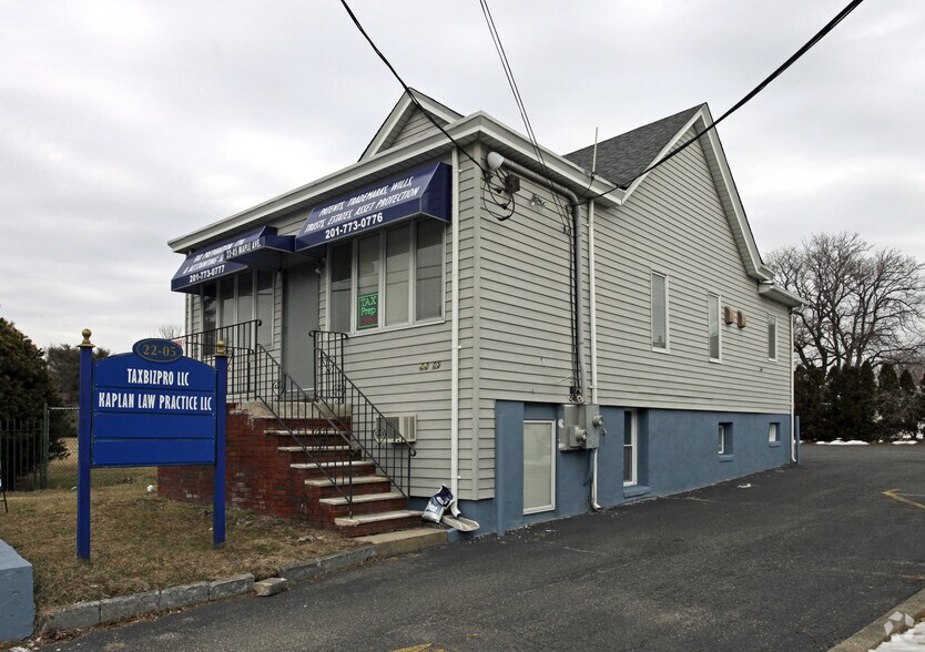 22 05 Maple Ave, Fair Lawn, NJ 07410
