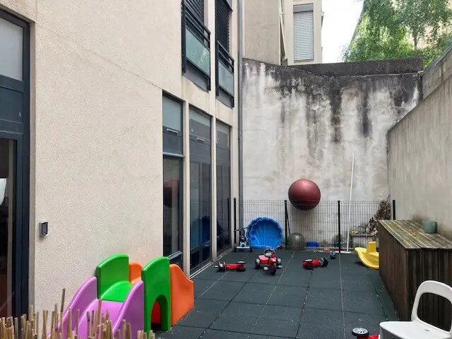 Retail in Lyon for lease - Building Photo - Image 3 of 30