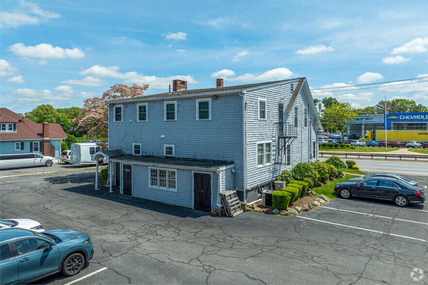 389 Worcester Rd, Framingham, MA for sale - Building Photo - Image 3 of 19