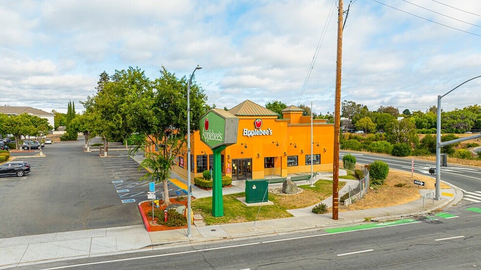 555 Saratoga Ave, San Jose, CA for sale - Primary Photo - Image 1 of 4