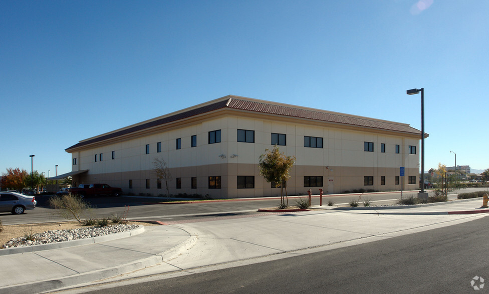 15400 Civic Dr, Victorville, CA for sale - Building Photo - Image 3 of 19