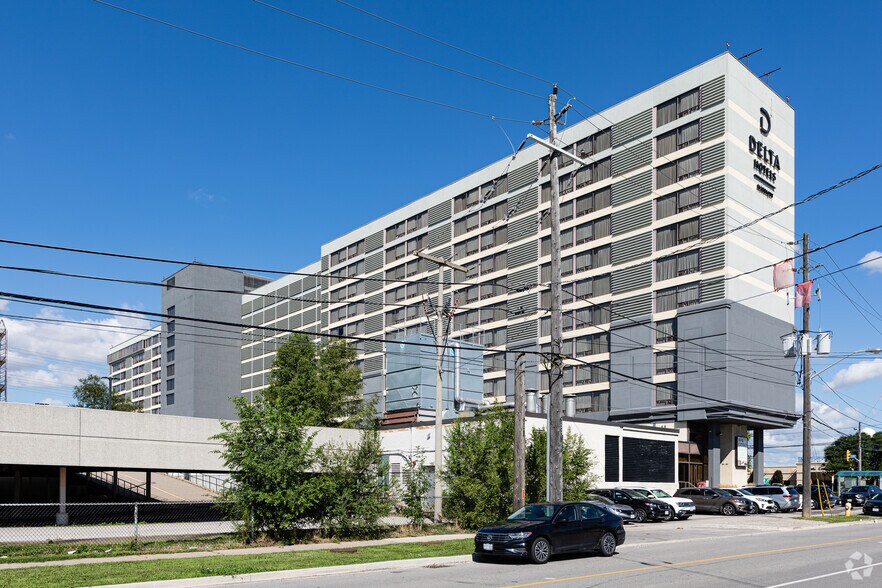 655 Dixon Rd, Toronto, ON for lease - Building Photo - Image 2 of 2