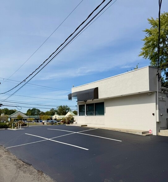 651 Enfield St, Enfield, CT for sale - Building Photo - Image 2 of 3