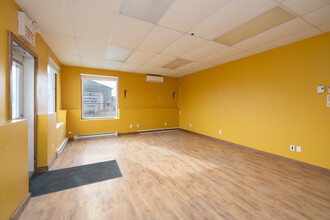 1296 Rue Farmer, Les Cèdres, QC for lease Interior Photo- Image 2 of 8