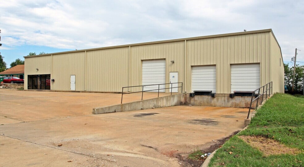 1010 Backus Ave, Springdale, AR for lease - Building Photo - Image 1 of 7