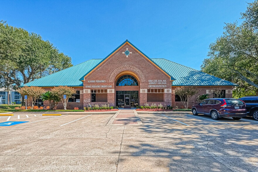 2343 Town Center Dr, Sugar Land, TX for sale - Building Photo - Image 1 of 1