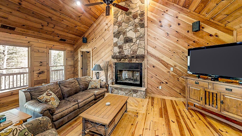 57 Hemlock Ridge Ln, Catawba, VA for sale - Building Photo - Image 3 of 26