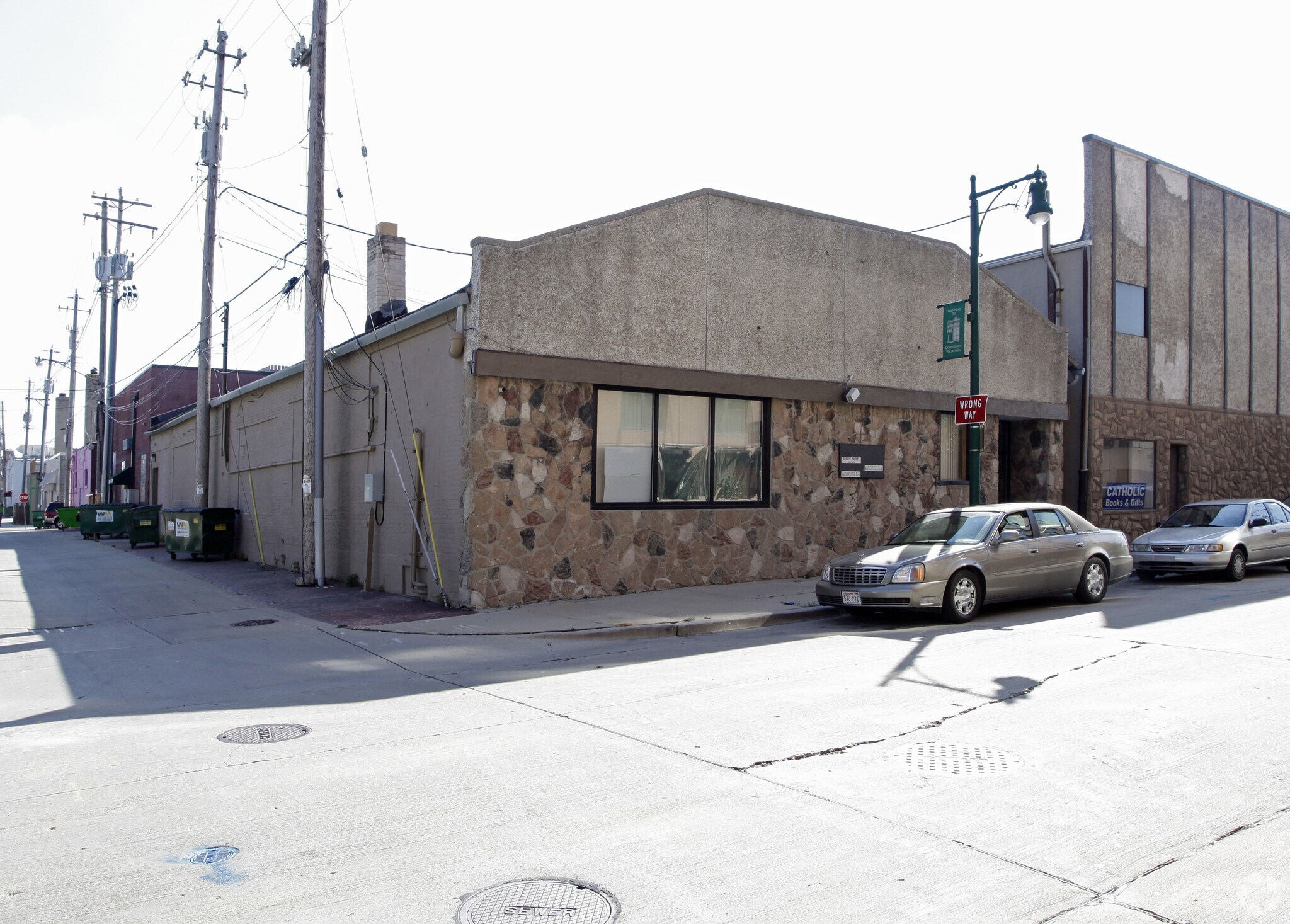 1370 S 74th St, West Allis, WI for sale Primary Photo- Image 1 of 1