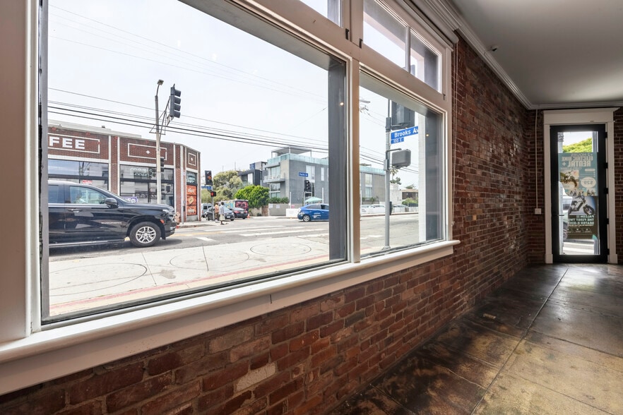 900-904 Pacific Ave, Venice, CA for lease - Building Photo - Image 2 of 8