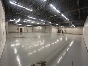 11501-11555 K Tel Dr, Minnetonka, MN for lease Interior Photo- Image 1 of 5