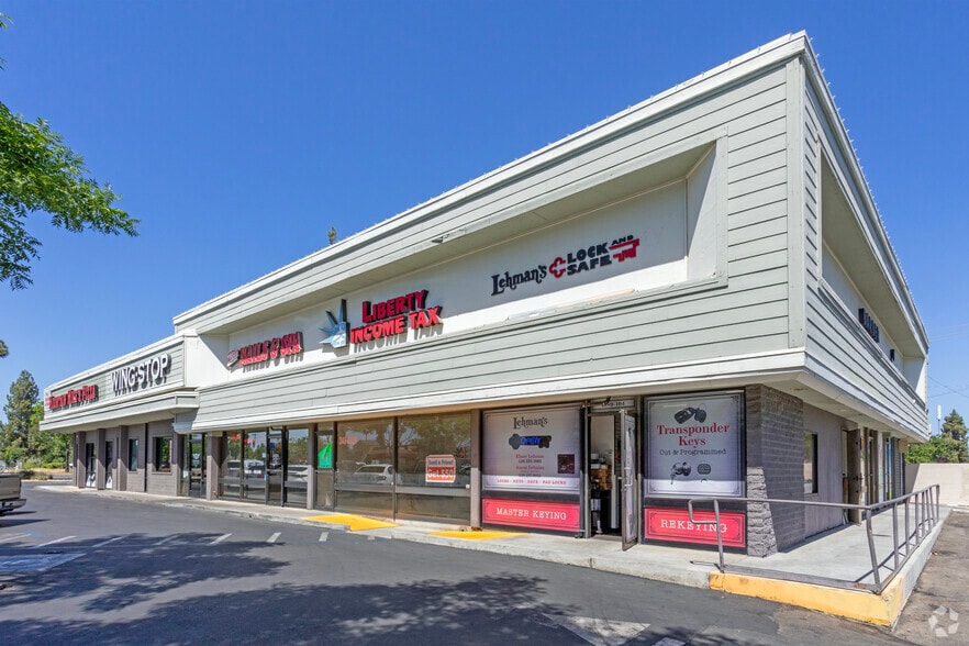 1089 E Shaw Ave, Fresno, CA for sale - Primary Photo - Image 1 of 1