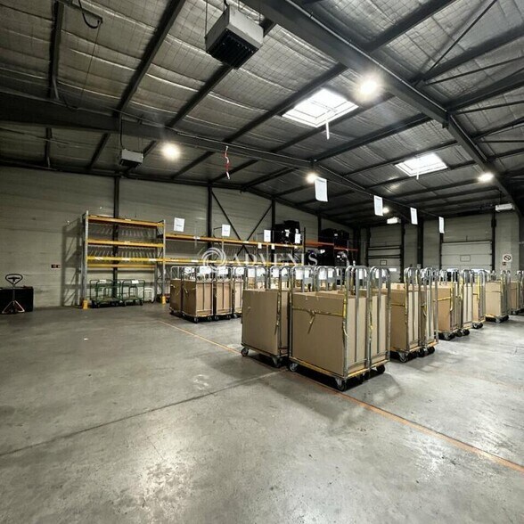 Industrial in for lease - Interior Photo - Image 2 of 7