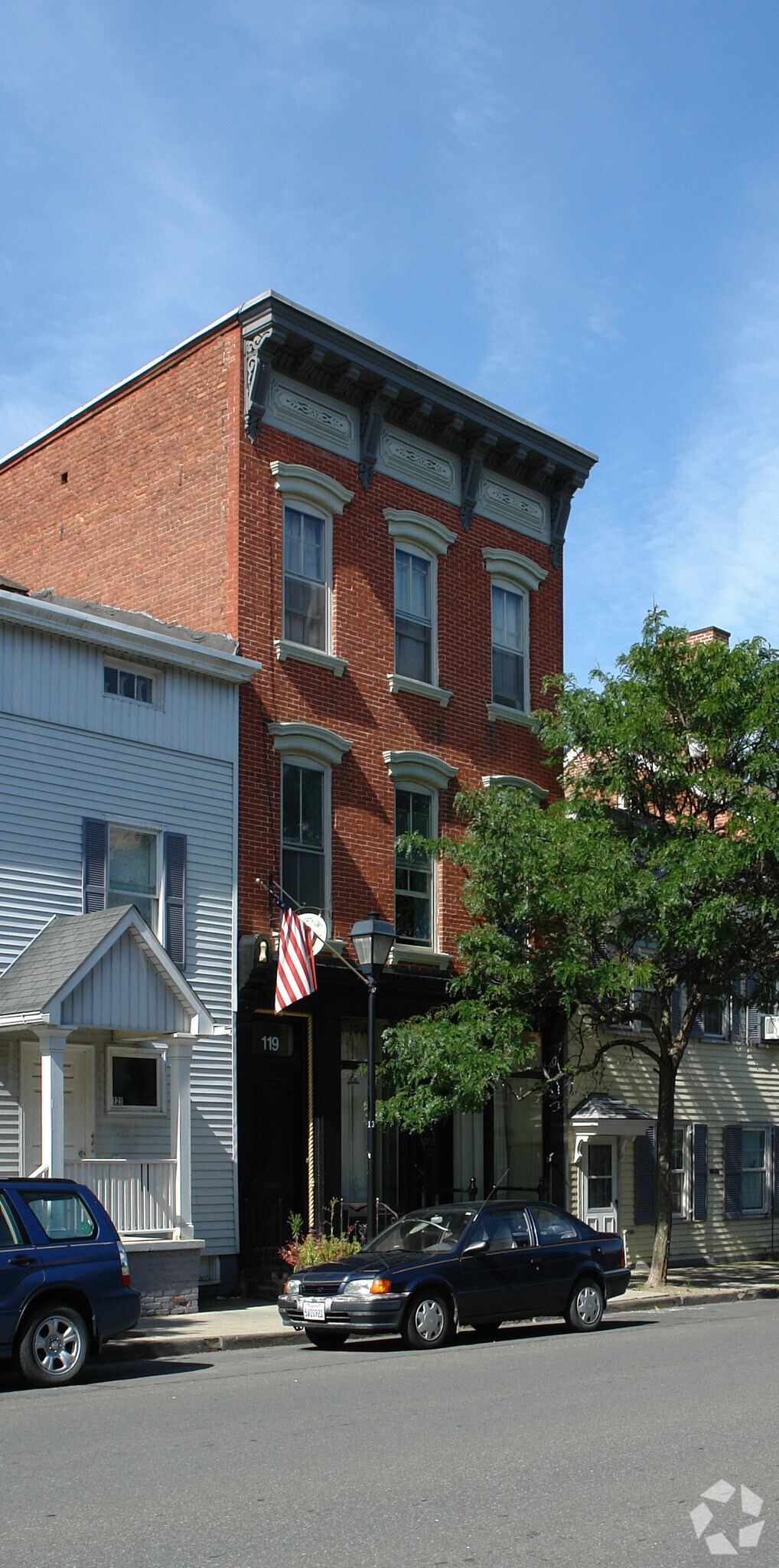 119 Warren St, Hudson, NY for sale Primary Photo- Image 1 of 1