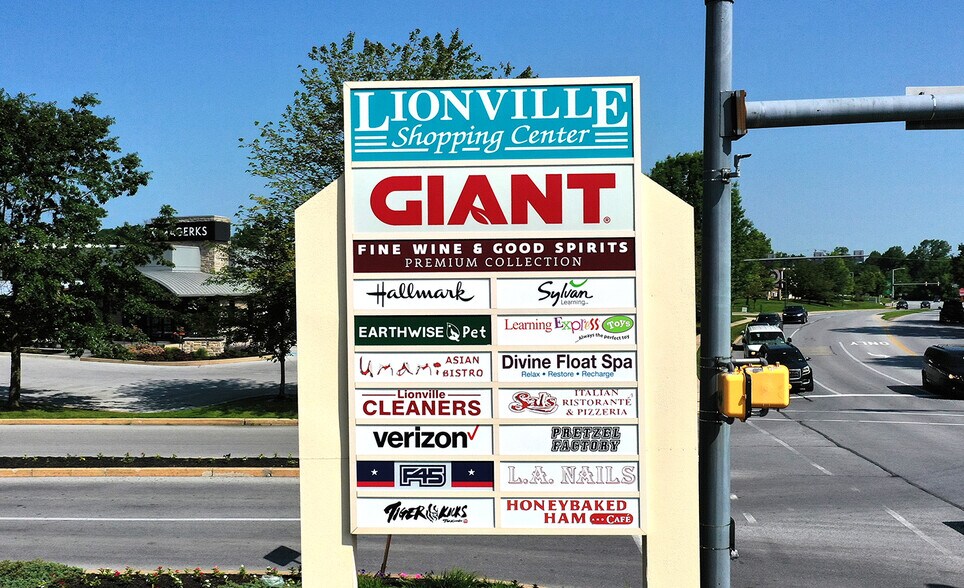 128-168 Eagleview Blvd, Exton, PA for lease - Building Photo - Image 3 of 9