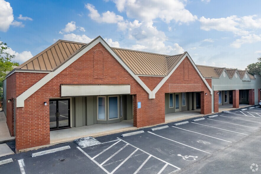 13091 Pond Springs Rd, Austin, TX for sale - Primary Photo - Image 1 of 1