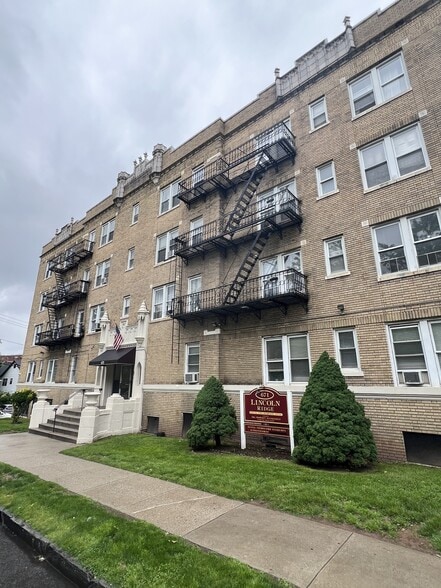 671 Lincoln Ave, Orange, NJ for sale - Building Photo - Image 3 of 10