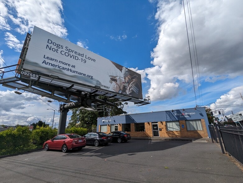 33-35 NE Weidler St, Portland, OR for lease - Building Photo - Image 2 of 15