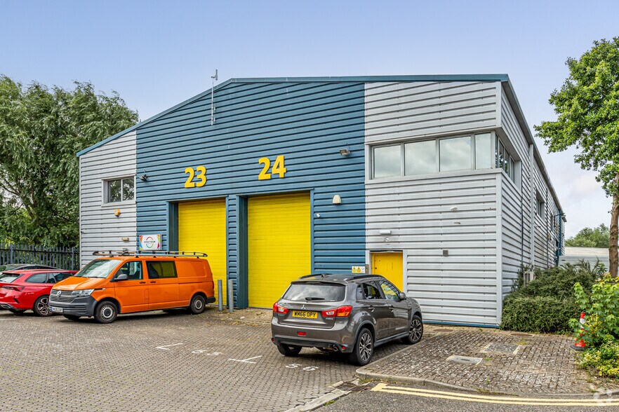 Alder Close, Erith for lease - Building Photo - Image 2 of 3