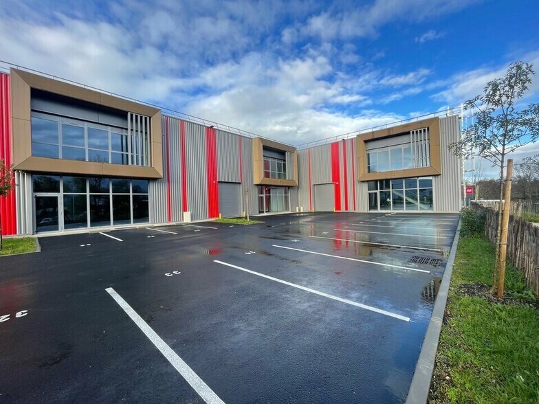 Flex in Tresses for lease - Building Photo - Image 1 of 18